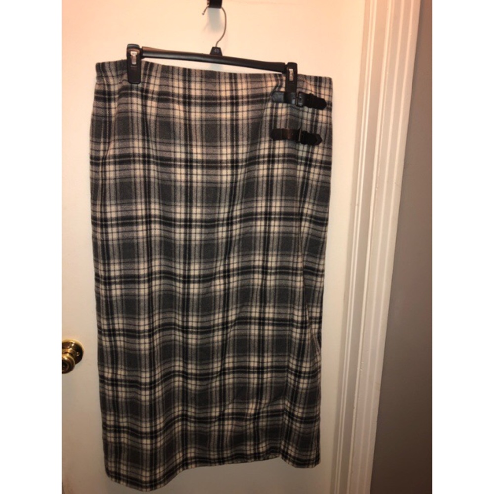 Wool plaid skirt (New without Tag)